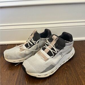 Women’s cloud nova size 10 sand/white